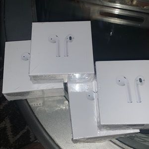 Apple Airpods 2nd Generation Brand New